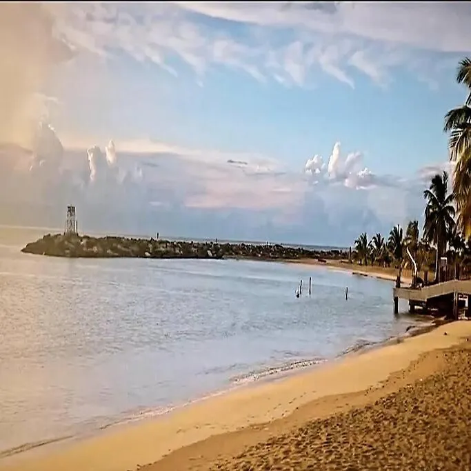 Dulce Atardecer 5 Playa Rompeolas, Aguadilla location
